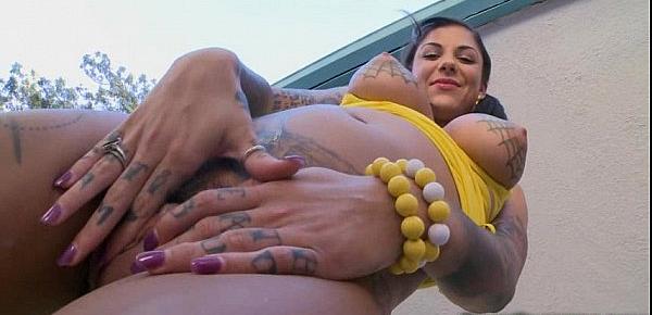  Bonnie Rotten anal fucked and squirts in a glass